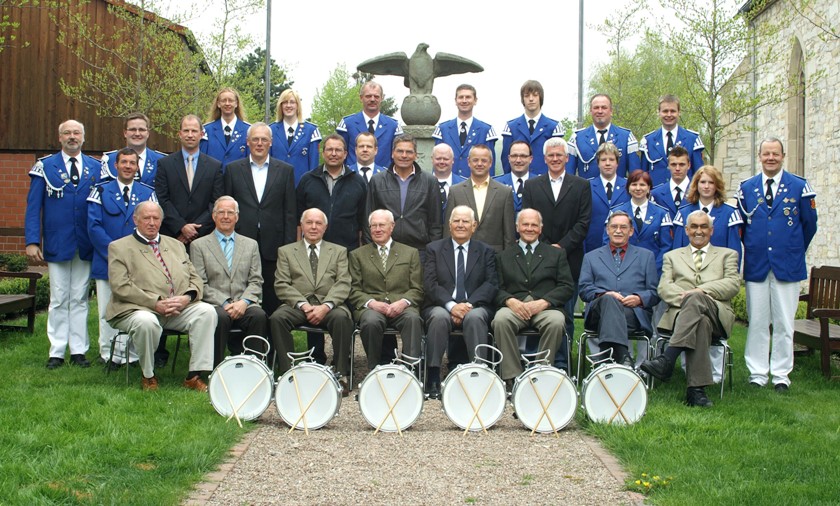 Spielmannszug mit neuen Trommeln